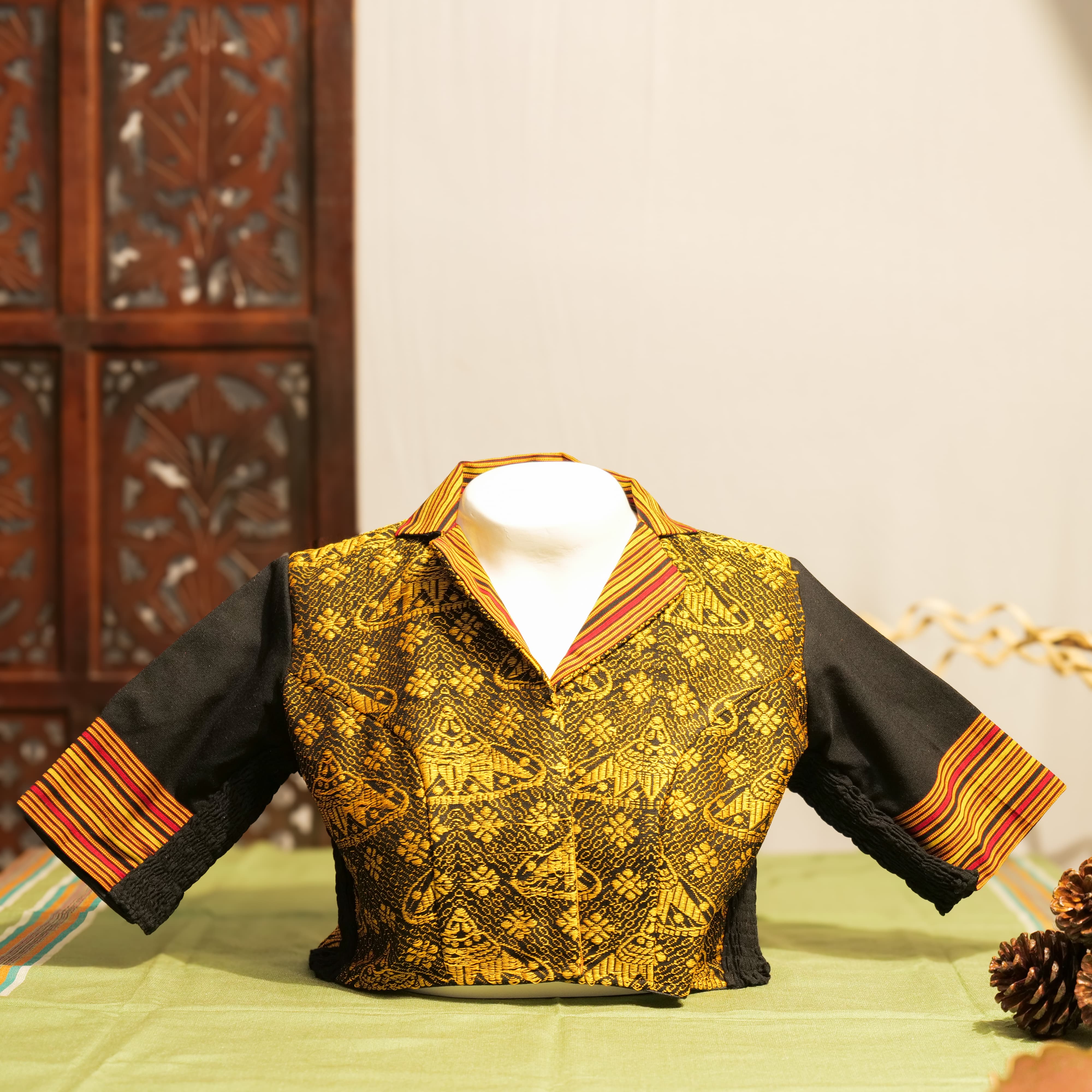 ASSAMESE JAPI DESIGNED COLLARED NECK STRETCHLINE BLOUSE WITH TIWA MOTIF